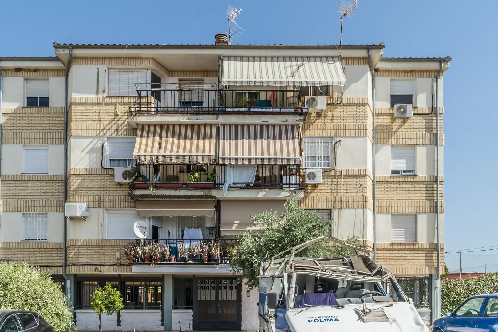 Vista exterior de Piso en venta en Linares