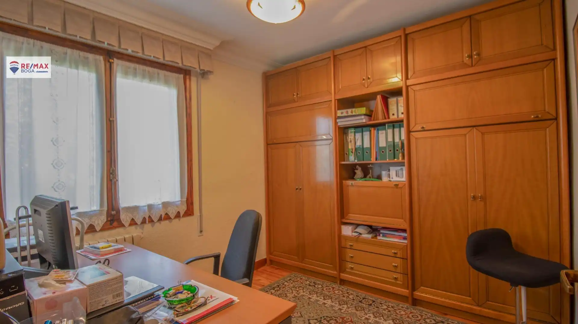 Dormitori de Casa o xalet en venda en Oyón-Oion amb Aire condicionat, Jardí privat i Parquet