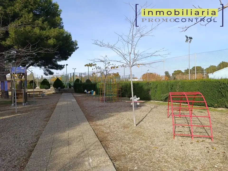Chalet con terraza en venta en Calle Río Aragón 4, imagen 40