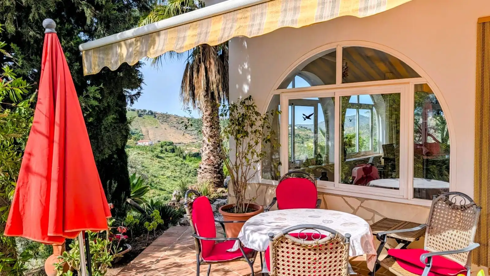 Terraza de Casa o chalet en venta en Cómpeta con Jardín privado