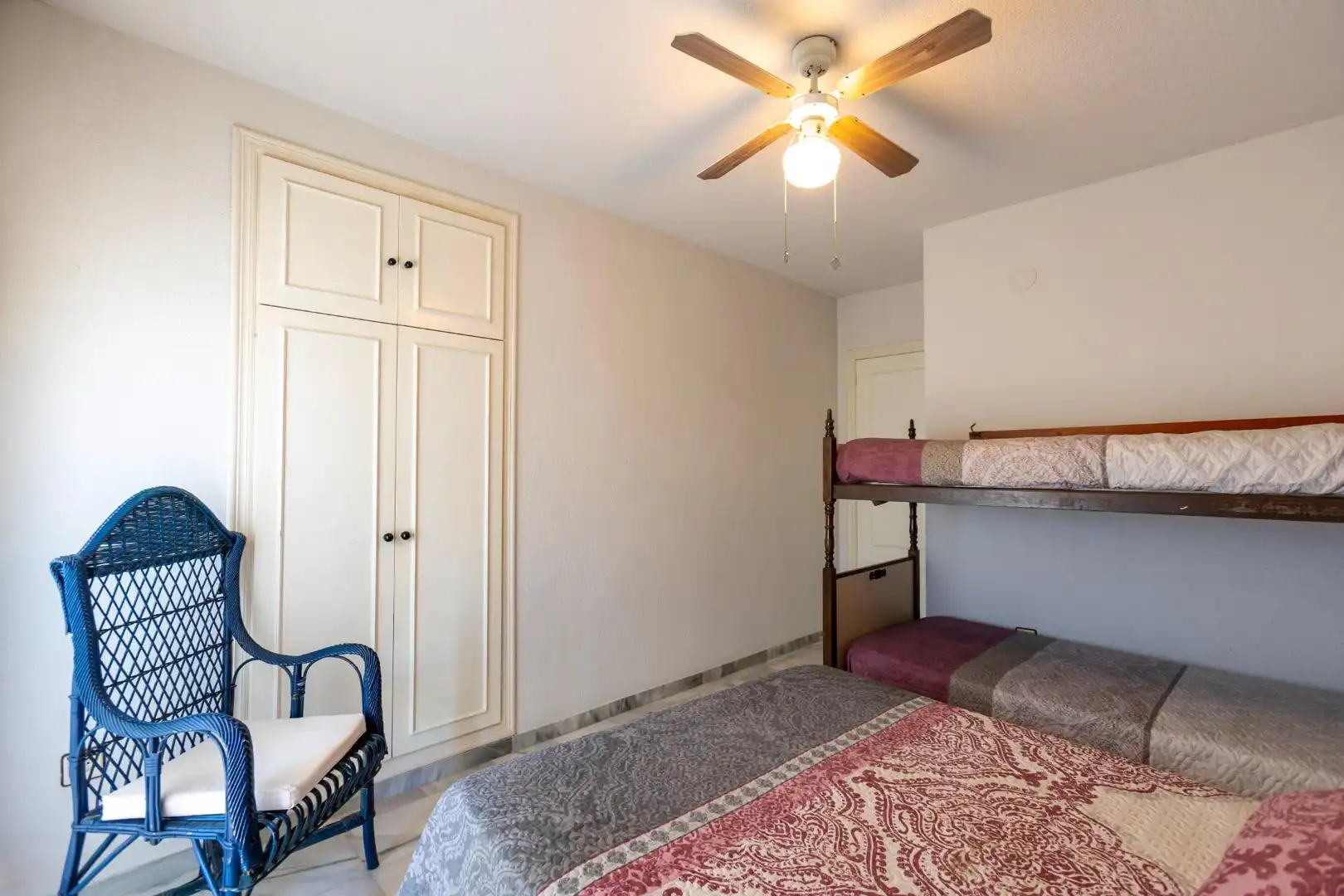 Habitación de Ático en venta en Motril con Calefacción, Terraza y Amueblado