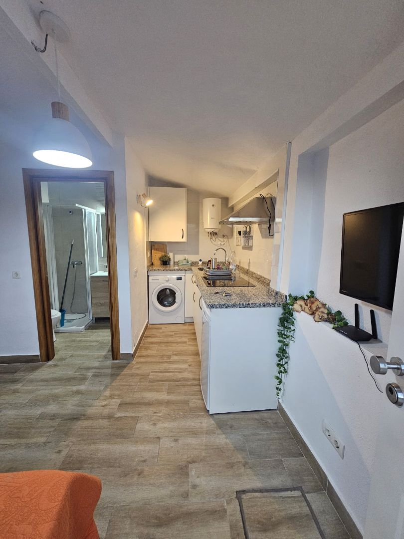 Cocina de Estudio de alquiler en Coín con Amueblado, Lavadora y Microondas