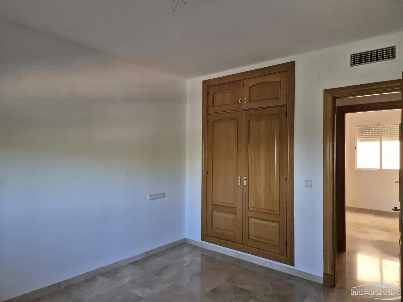 Habitación de Piso de alquiler en Lucena con Aire acondicionado, Terraza y Piscina comunitaria