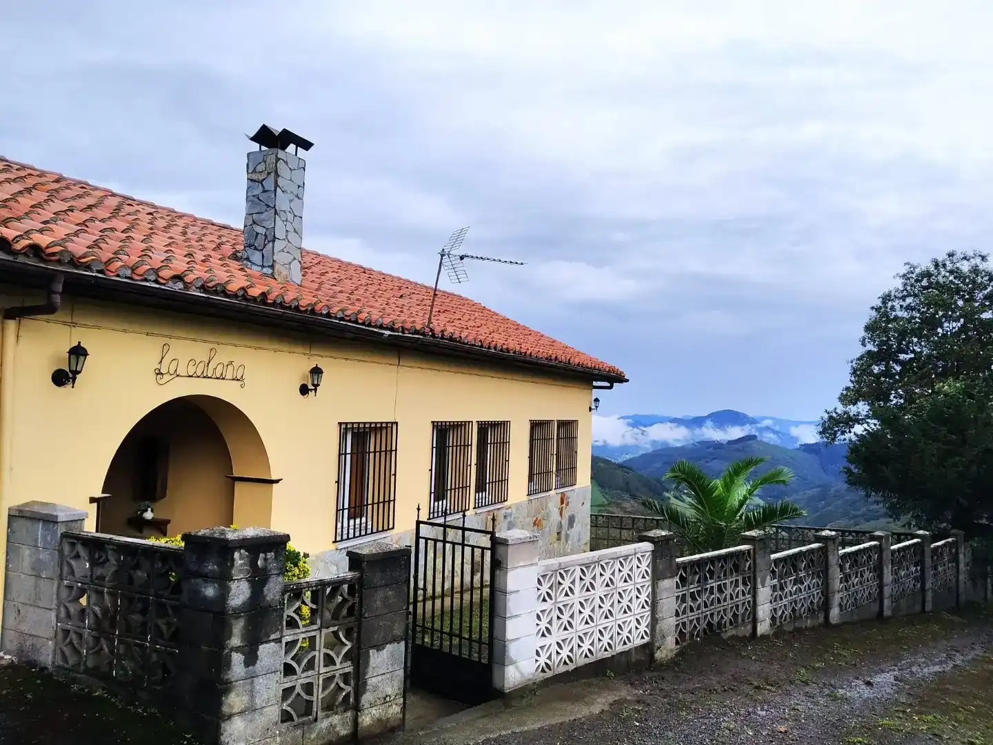 Vista exterior de Finca rústica en venda en Salas