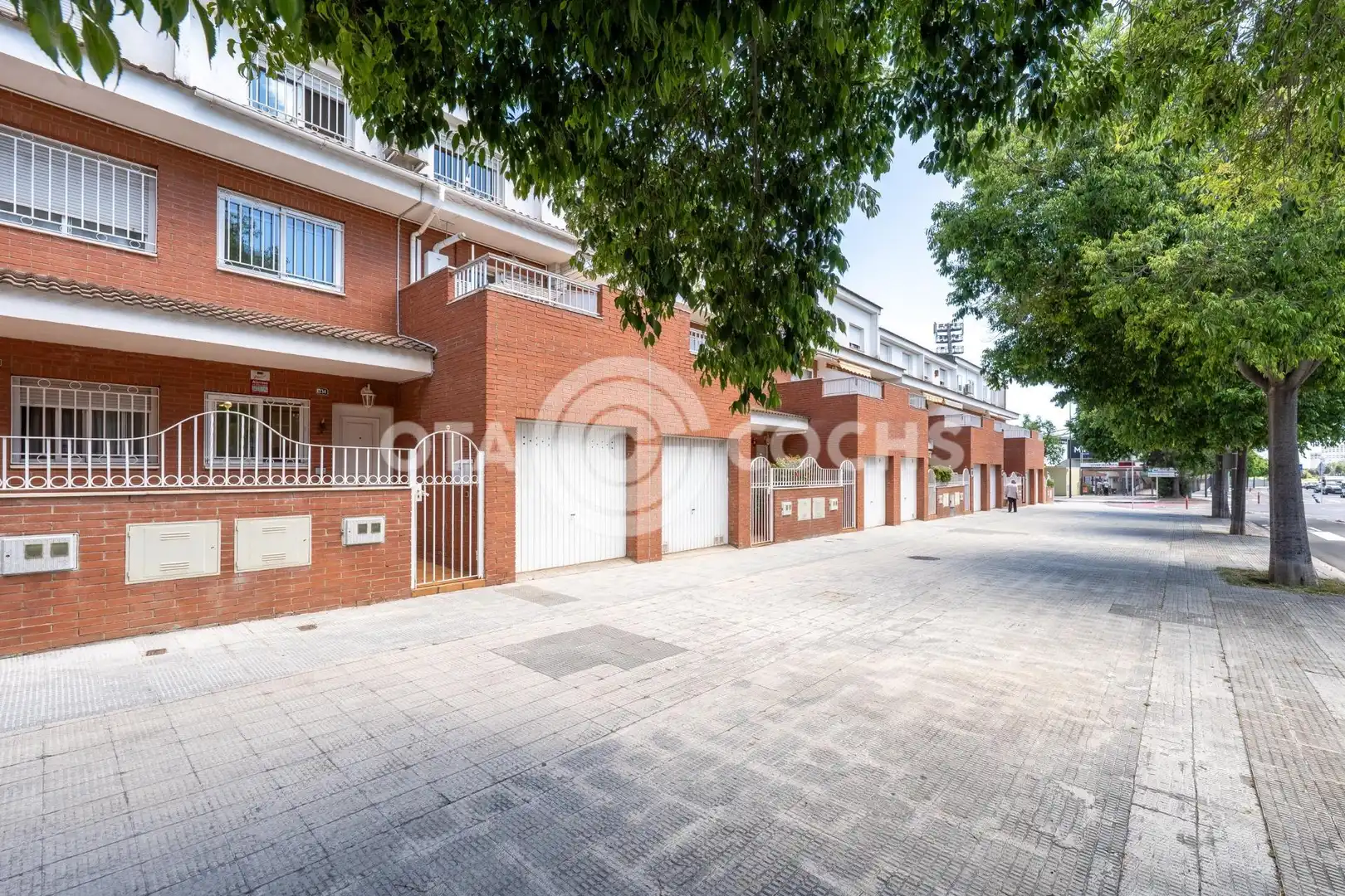 Vista exterior de Casa adosada en venda en Reus amb Aire condicionat, Calefacció i Jardí privat