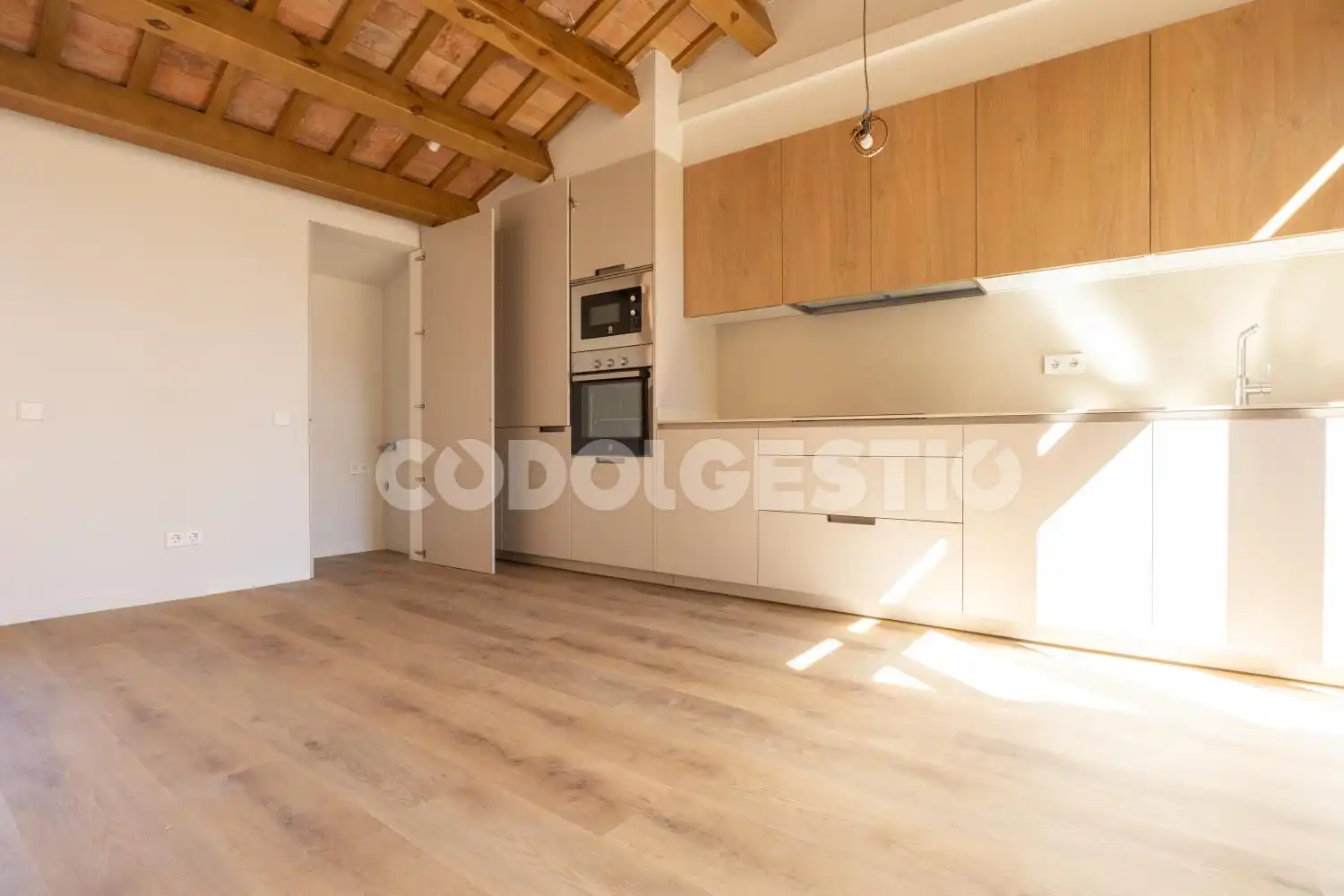 Flat for rent in Escales, Centre
