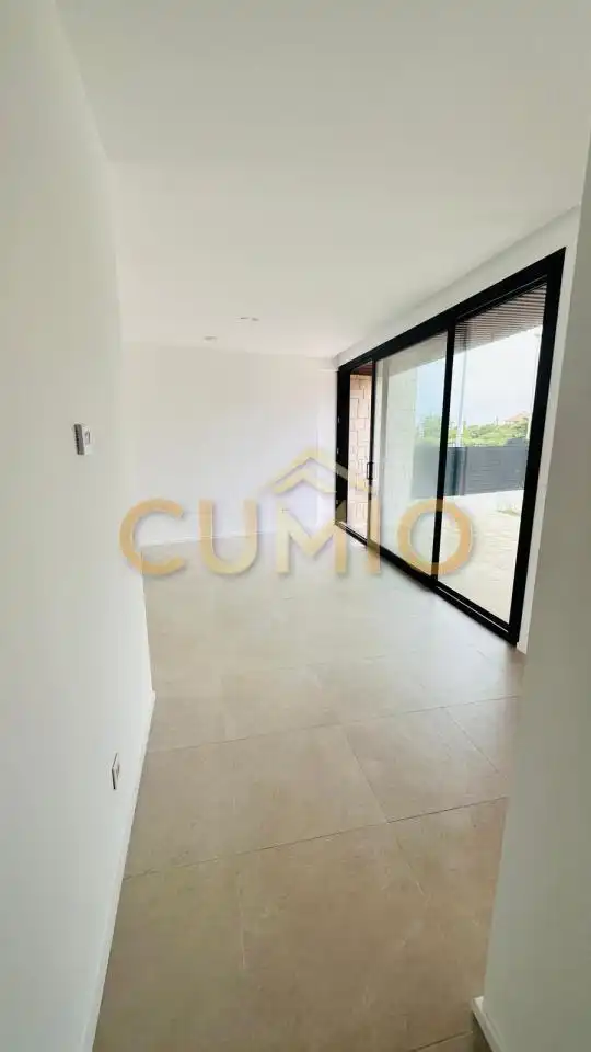 Einfamilien-Reihenhaus zum Verkauf in Nigrán mit Heizung, Privatgarten und Terrasse