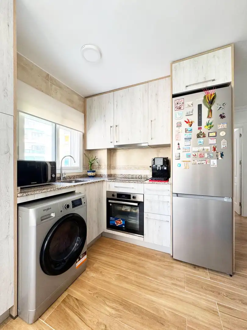 Flat with garden for sale in Avenida MANUEL ALTOLAGUIRRE, imagen 7