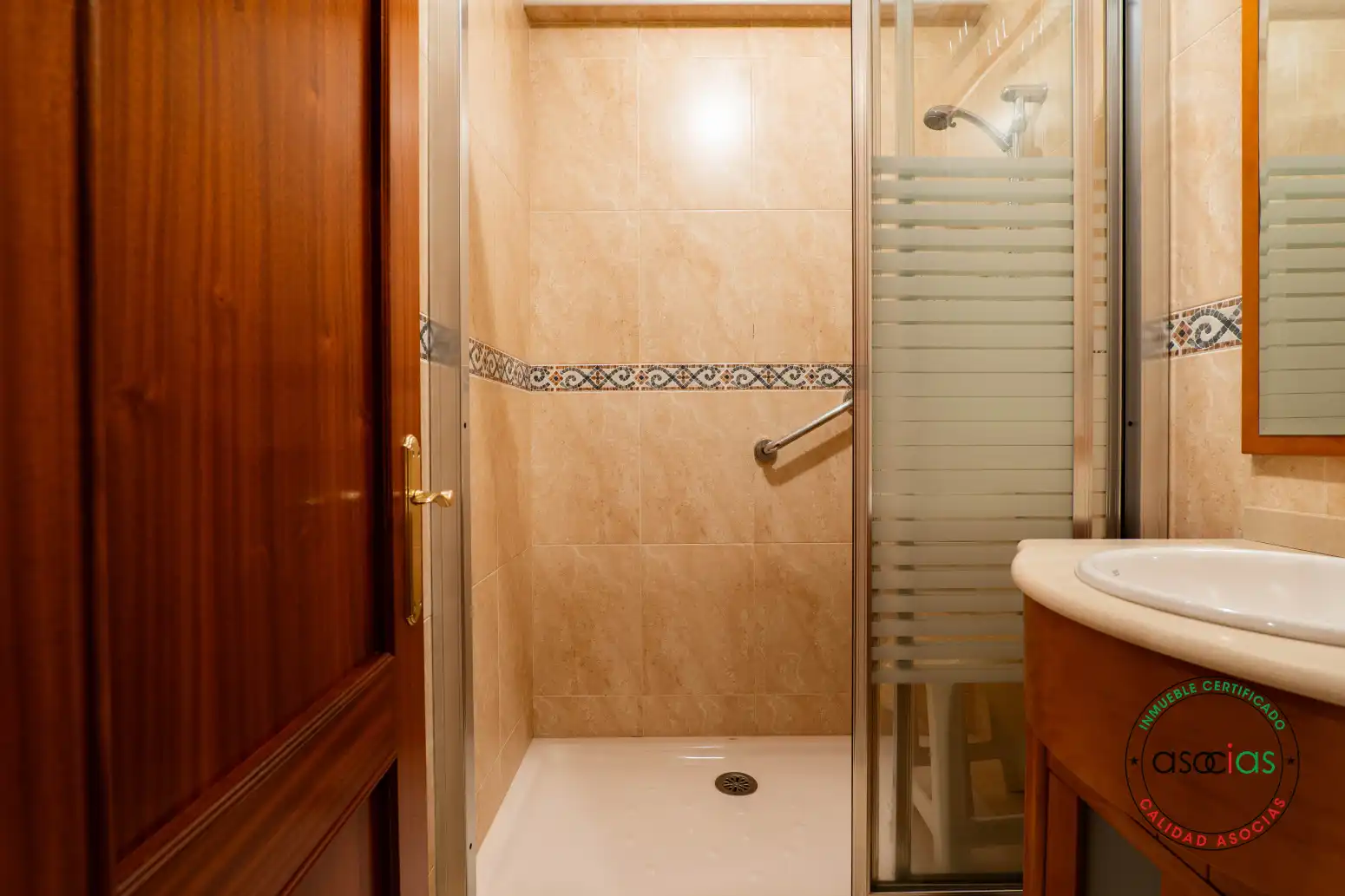 Baño de Piso en venta en Gijón  con Calefacción, Parquet y Terraza
