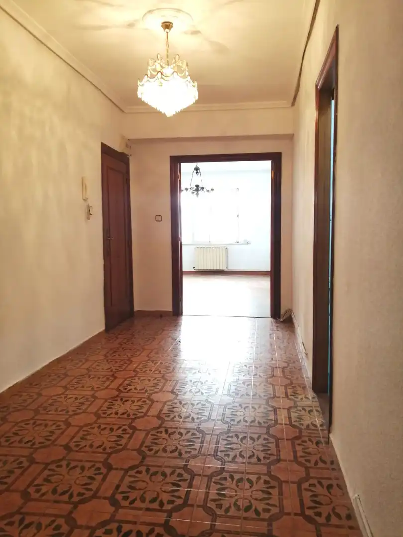 Piso en venta en Torrelavega  con Calefacción, Terraza y Trastero
