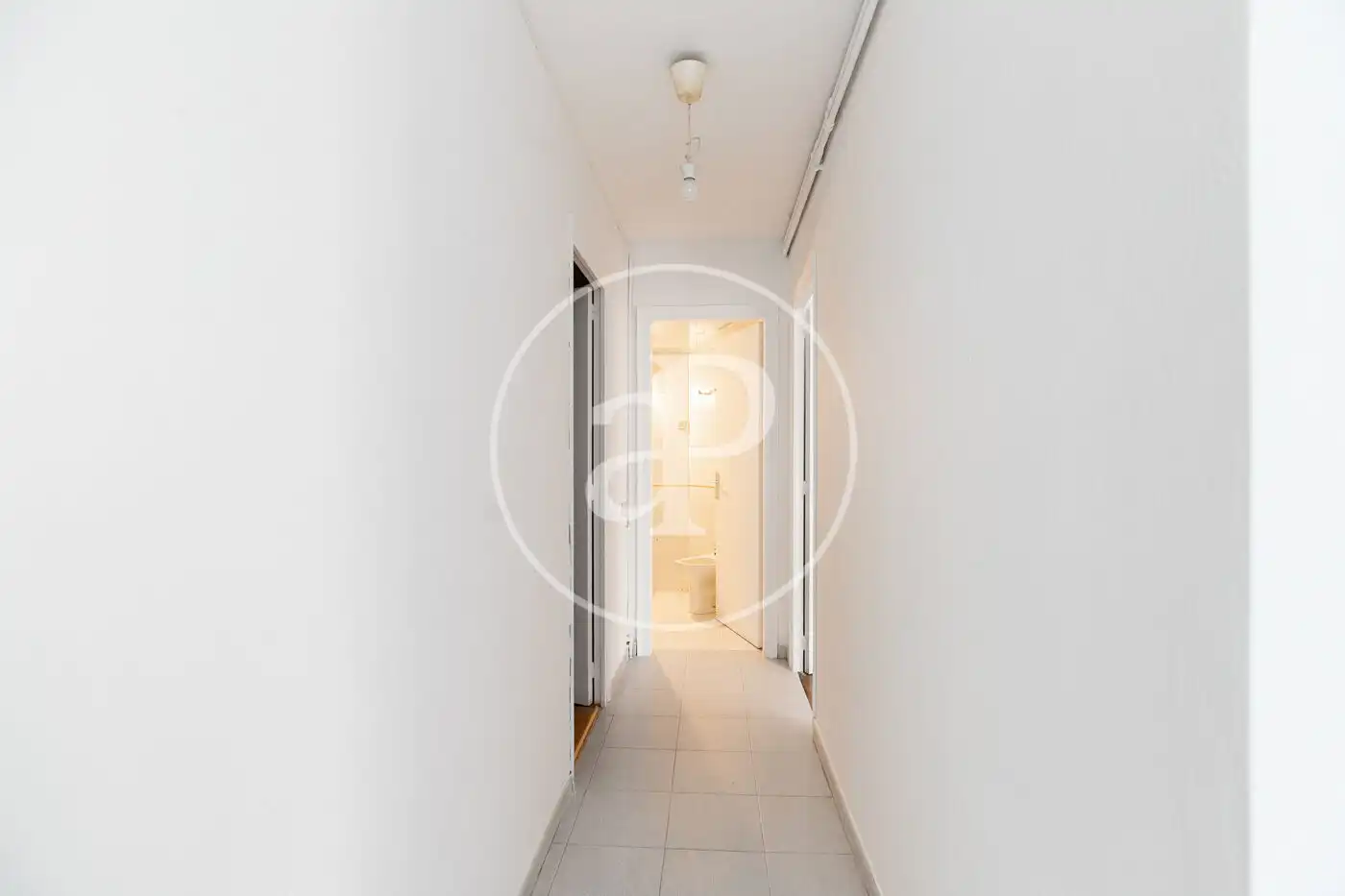 Piso en venta en Barcelona con Calefacción, Terraza y Balcón