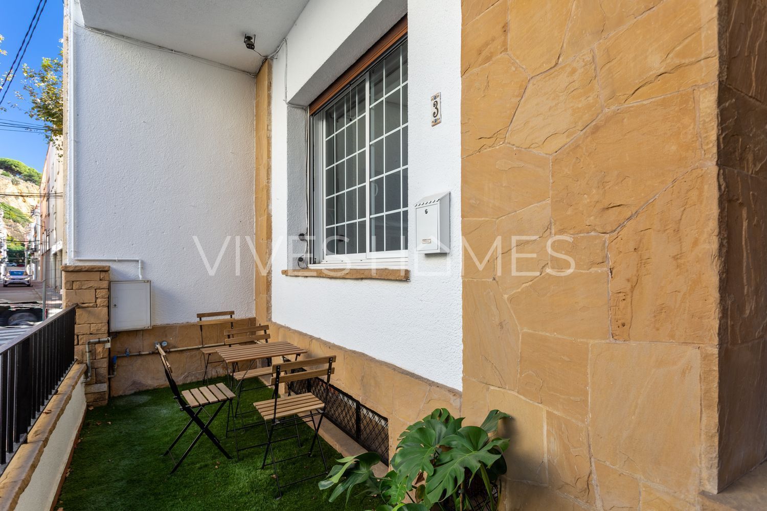 Vista exterior de Casa o xalet en venda en Caldes d'Estrac amb Aire condicionat, Calefacció i Terrassa