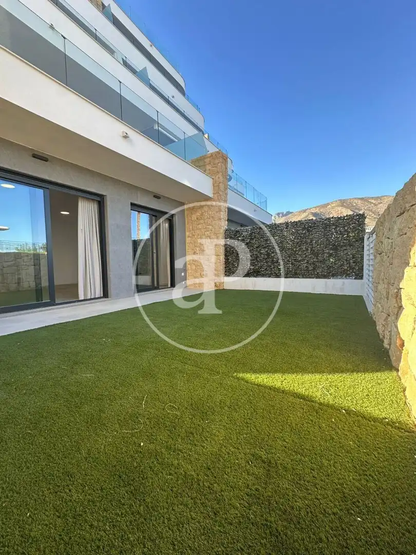 Terraza de Dúplex en venta en Finestrat con Aire acondicionado, Calefacción y Jardín privado