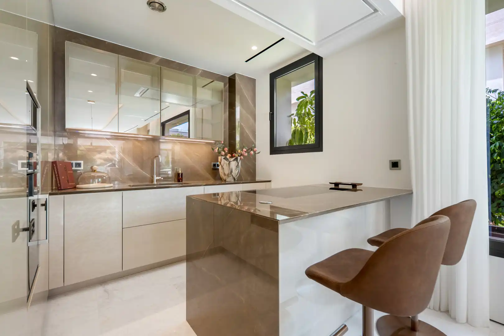 Cuina de Planta baixa en venda en Marbella amb Aire condicionat, Calefacció i Terrassa