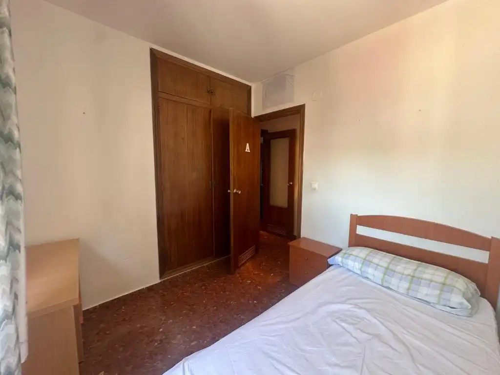 Bedroom of Flat for share in Córdoba