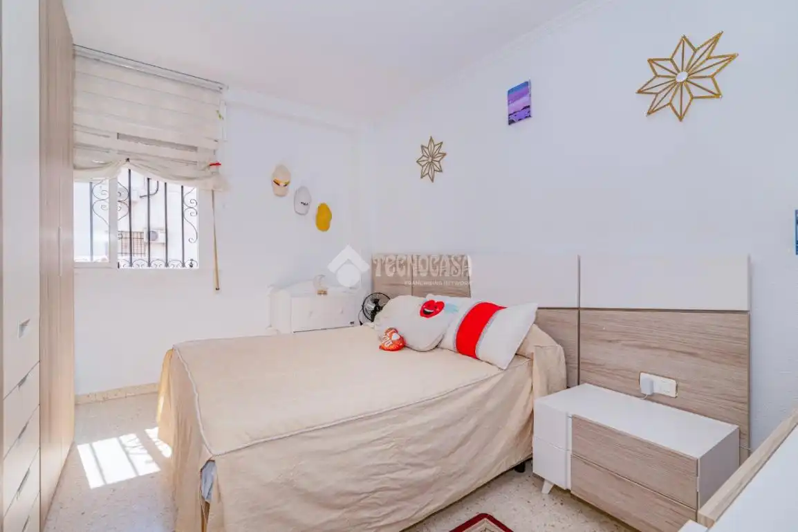 Habitación de Piso en venta en Lucena con Aire acondicionado