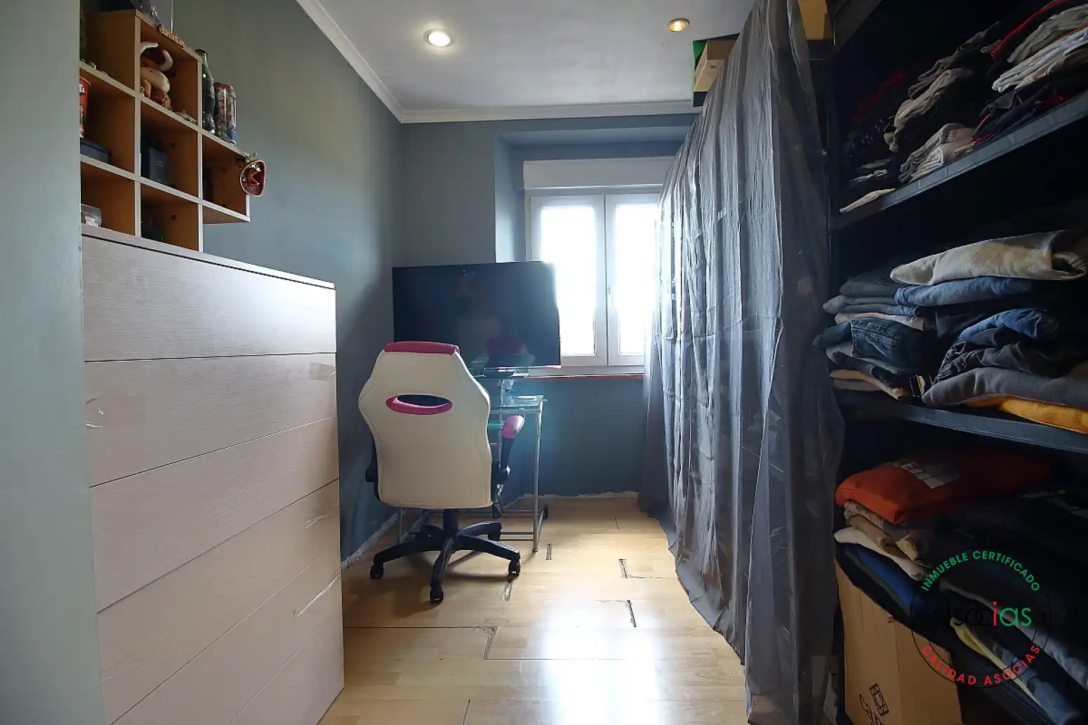 Dormitori de Casa o xalet en venda en Gijón  amb Calefacció