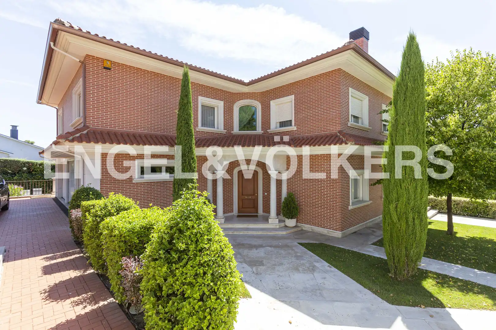 Vista exterior de Casa o xalet de lloguer en Villaviciosa de Odón amb Aire condicionat, Calefacció i Jardí privat