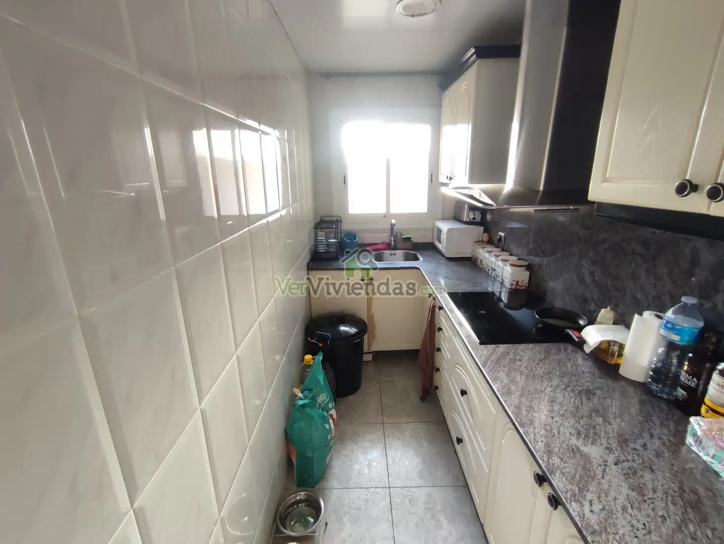 Kitchen of Flat for sale in Cornellà de Llobregat  with Air Conditioner, Heating and Oven