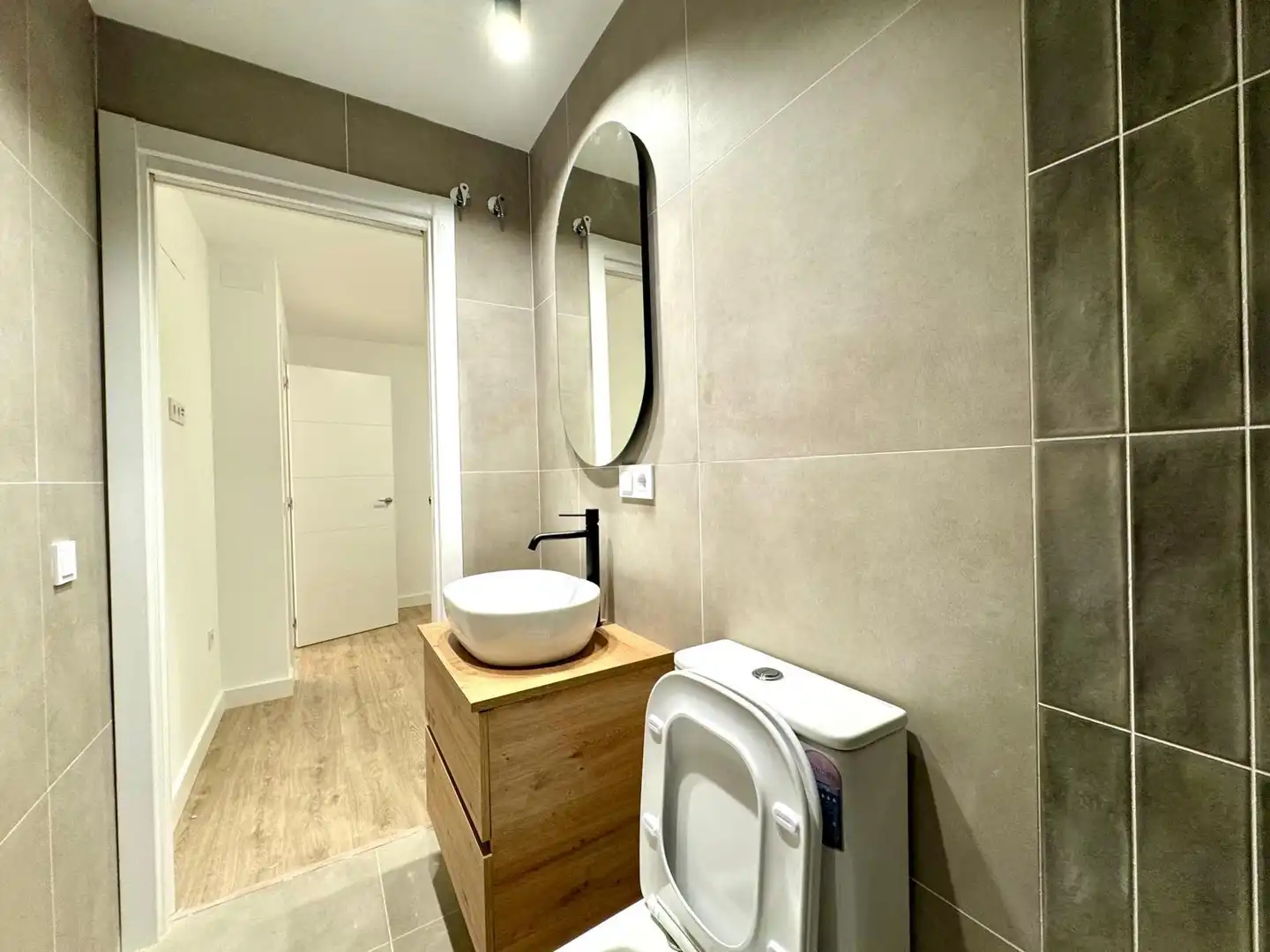 Badezimmer von Wohnungen zum Verkauf in Málaga mit Klimaanlage, Terrasse und Balkon