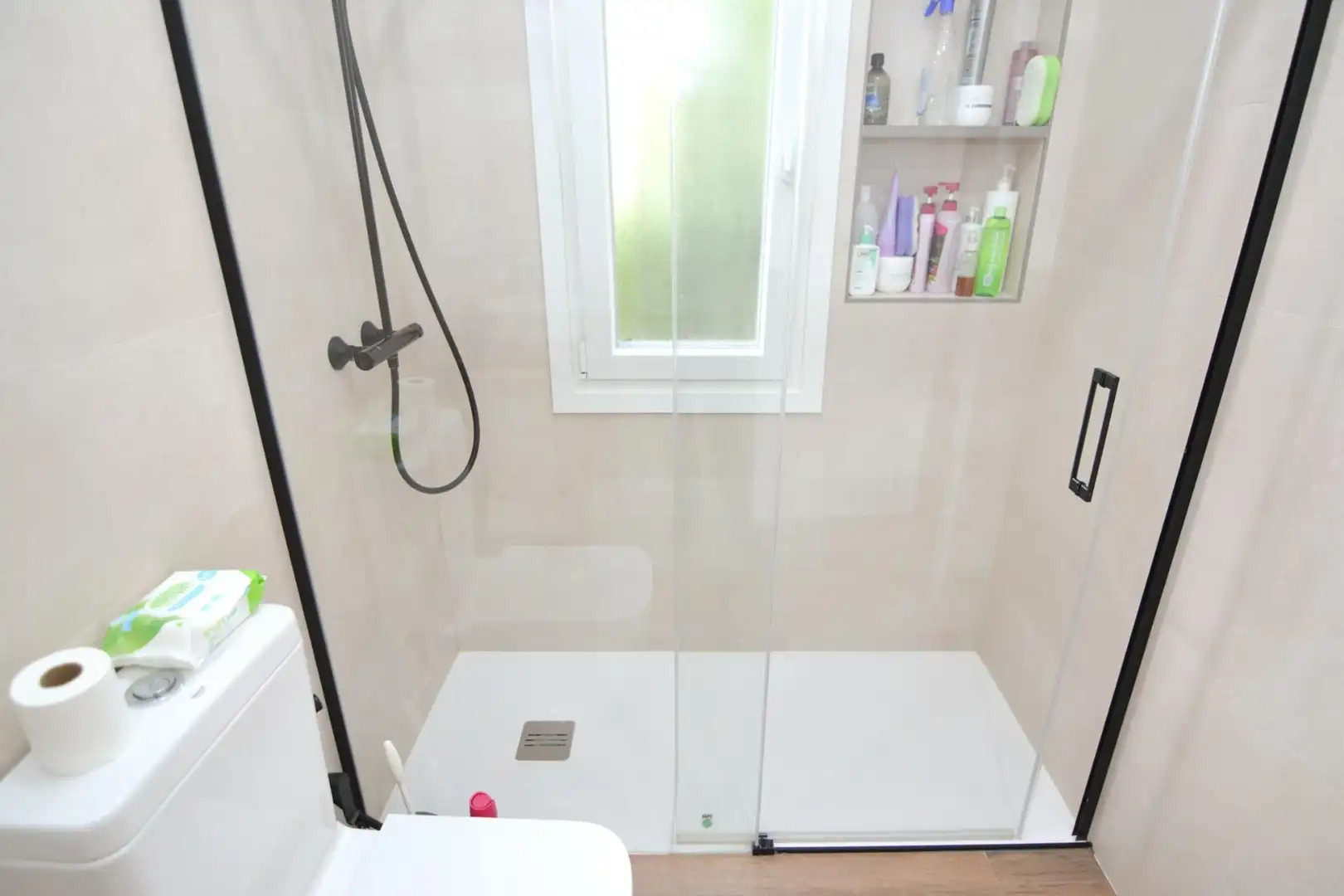 Bathroom of Houses for sale in Casarrubios del Monte  with Air Conditioner, Heating and Private garden