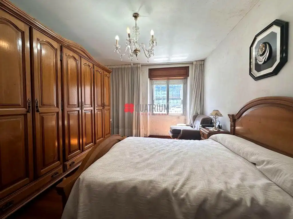 Dormitori de Casa o xalet en venda en Santiago de Compostela  amb Terrassa, Traster i Balcó