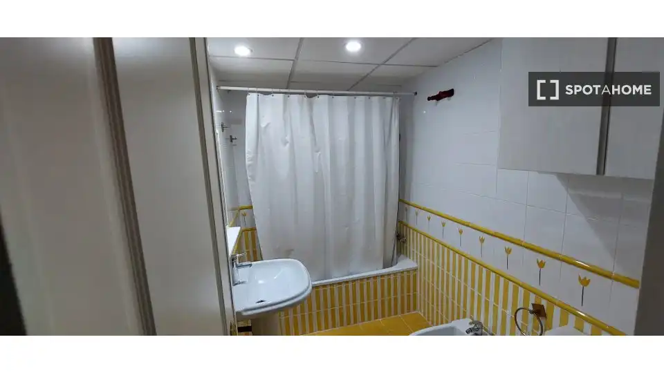 Baño de Piso de alquiler en Bétera con Aire acondicionado, Calefacción y Amueblado