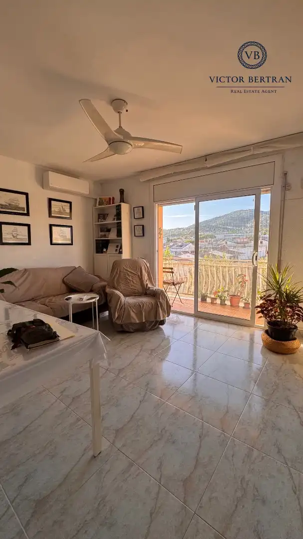 Wohnzimmer von Dachboden zum Verkauf in Premià de Mar mit Klimaanlage, Ofen und Balkon