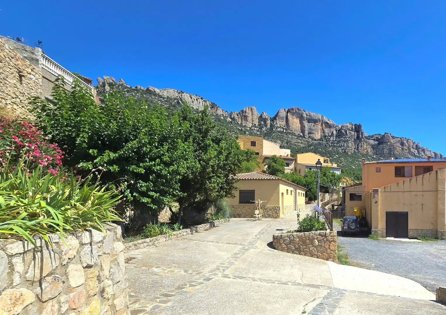 Vista exterior de Casa o xalet en venda en La Morera de Montsant amb Calefacció, Terrassa i Traster