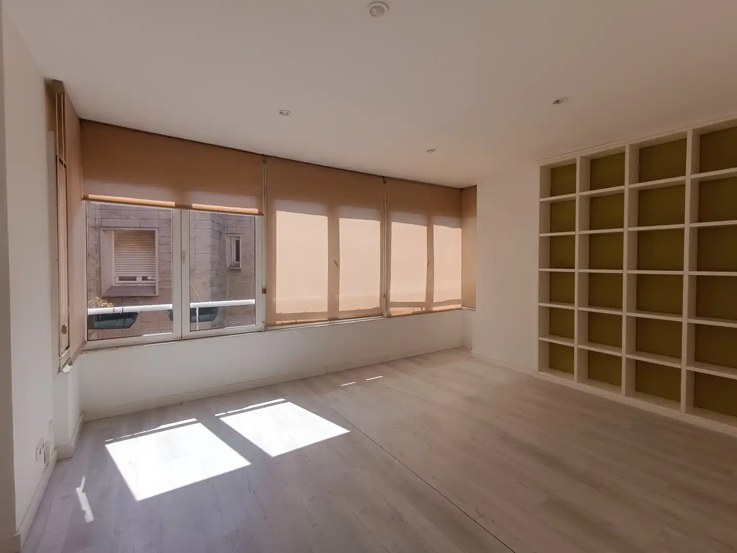 Flat for rent in Carrer Pau Casals, Finestrelles