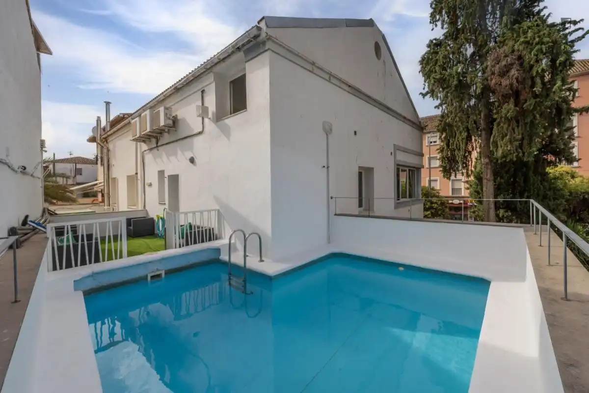 Piscina de Casa o xalet per a compartir en Genil