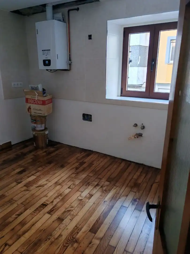 Cocina de Piso en venta en Vegadeo con Calefacción, Parquet y Trastero