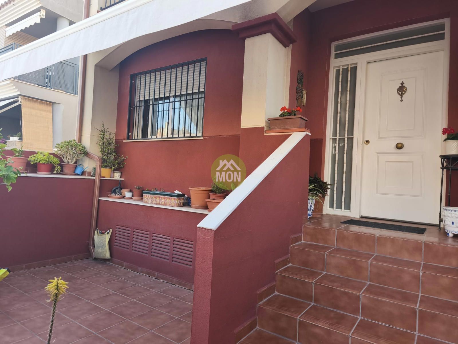 Casa adosada en venda a Moncófar Pueblo