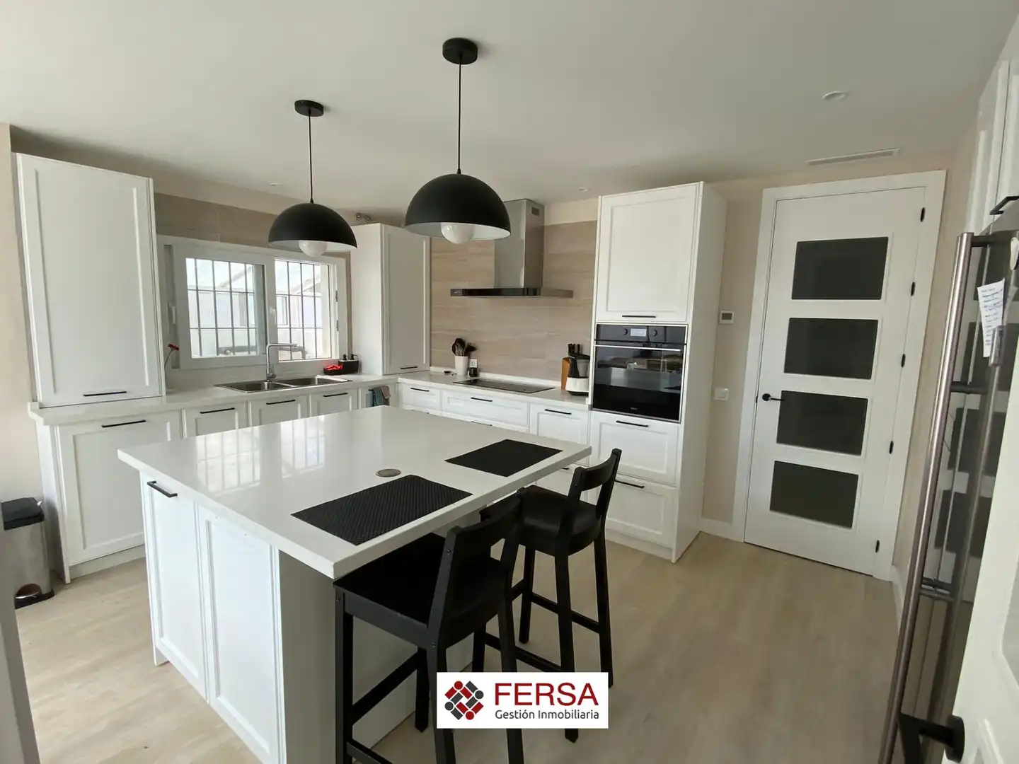 Kitchen of Houses for sale in El Puerto de Santa María  with Air Conditioner, Heating and Private garden