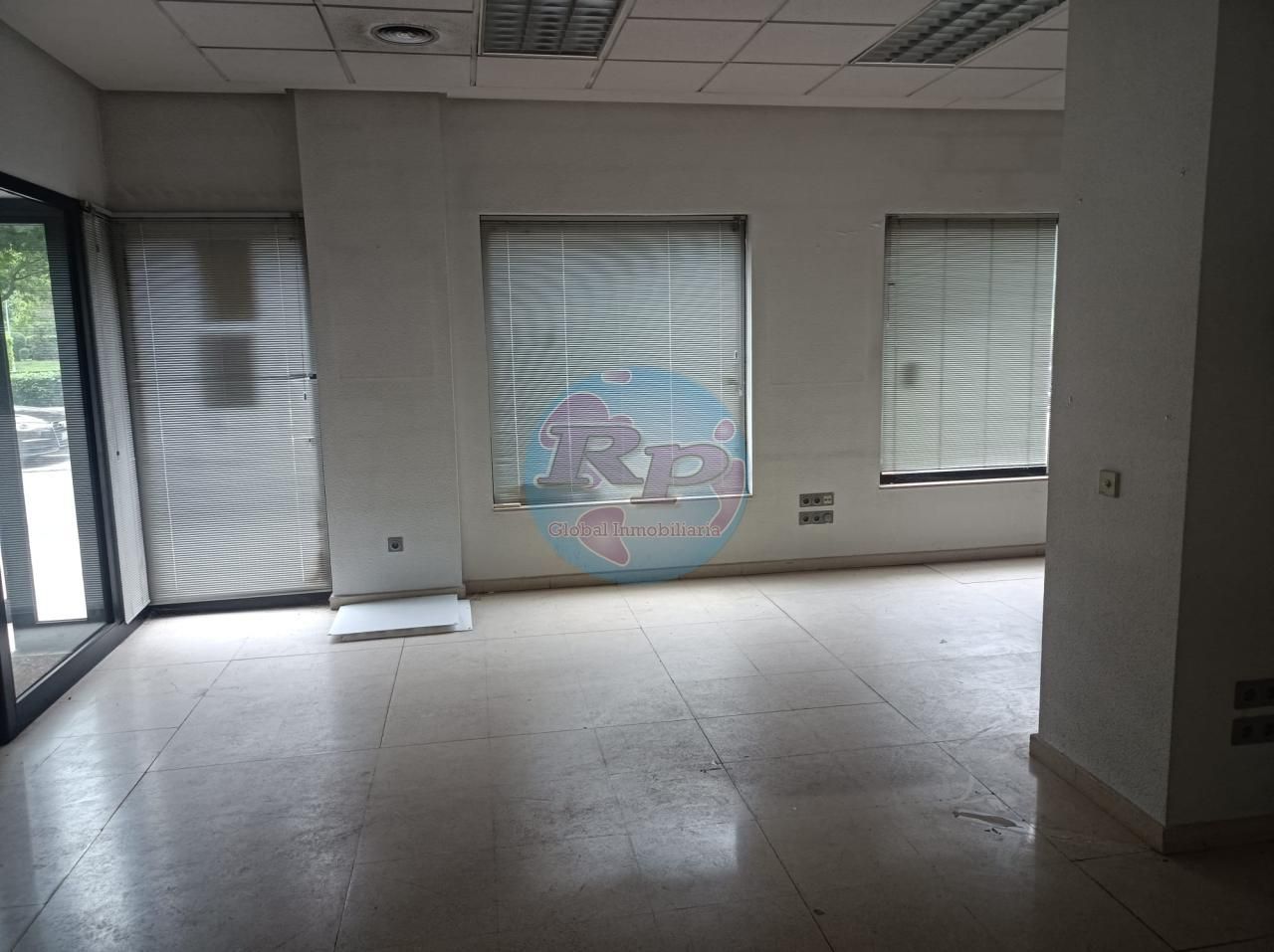 Office for sale in León Capital   with Storage room