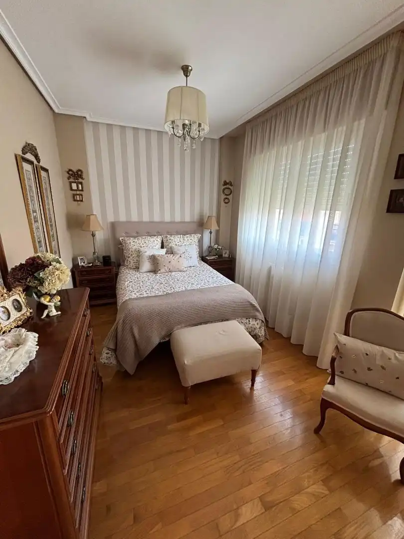 Habitación de Ático en venta en Villamediana de Iregua con Jardín privado, Parquet y Piscina