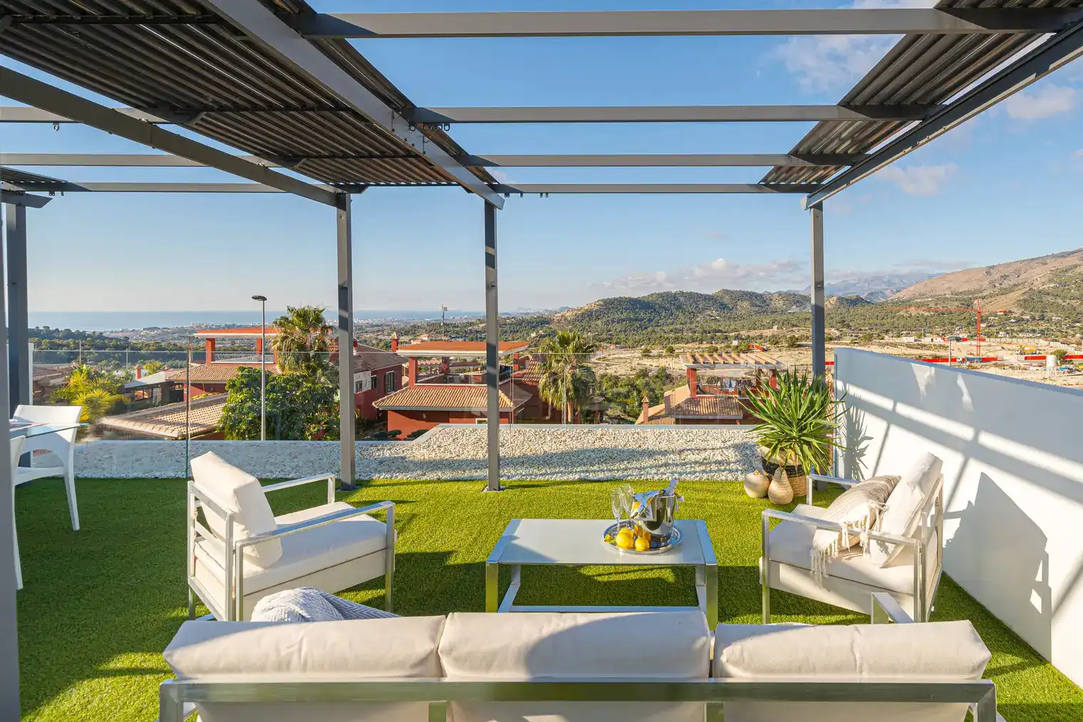 Terraza de Casa o chalet en venta en Finestrat con Aire acondicionado, Calefacción y Jardín privado