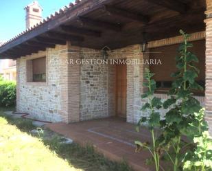 Vista exterior de Casa o xalet en venda en Alba de Tormes amb Jardí privat, Terrassa i Traster