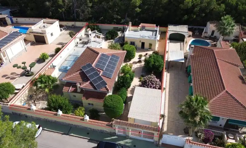 Vista exterior de Casa o xalet en venda en Pilar de la Horadada amb Traster i Piscina