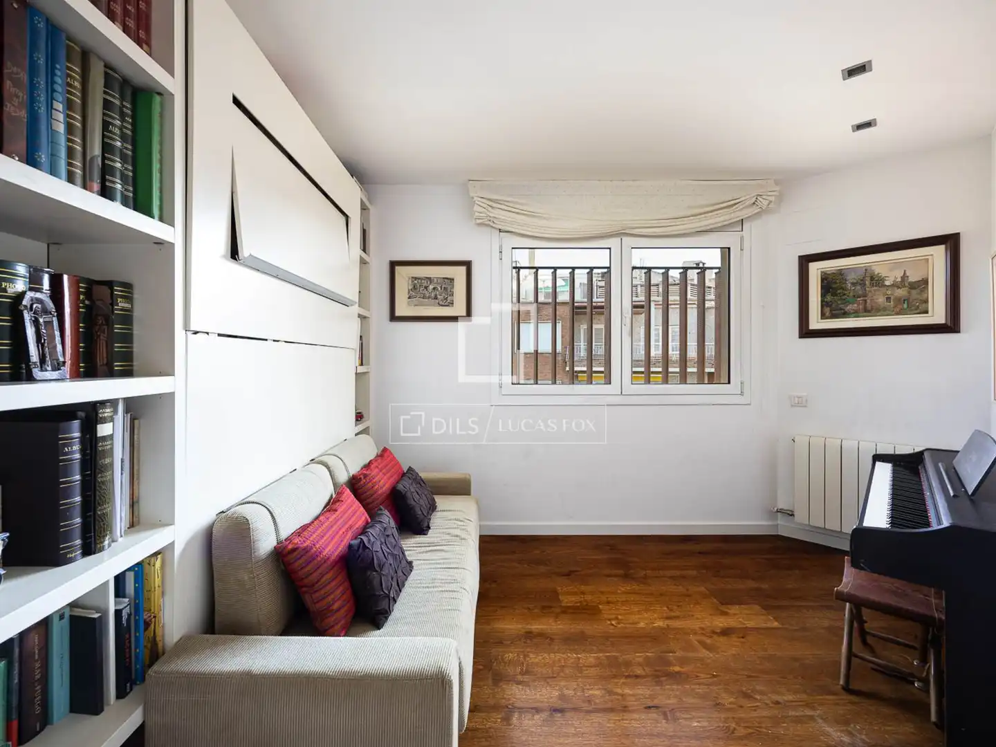 Bedroom of Flat for sale in Barcelona  with Air Conditioner, Heating and Parquet flooring