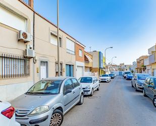 Exterior view of Single-family semi-detached for sale in  Almería Capital  with Air Conditioner and Terrace