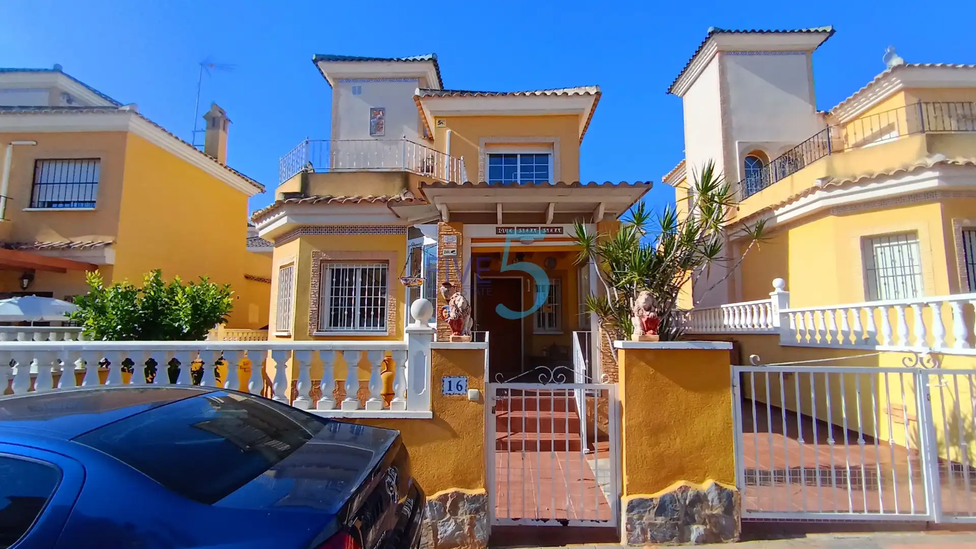 House with pool for sale in Algorfa