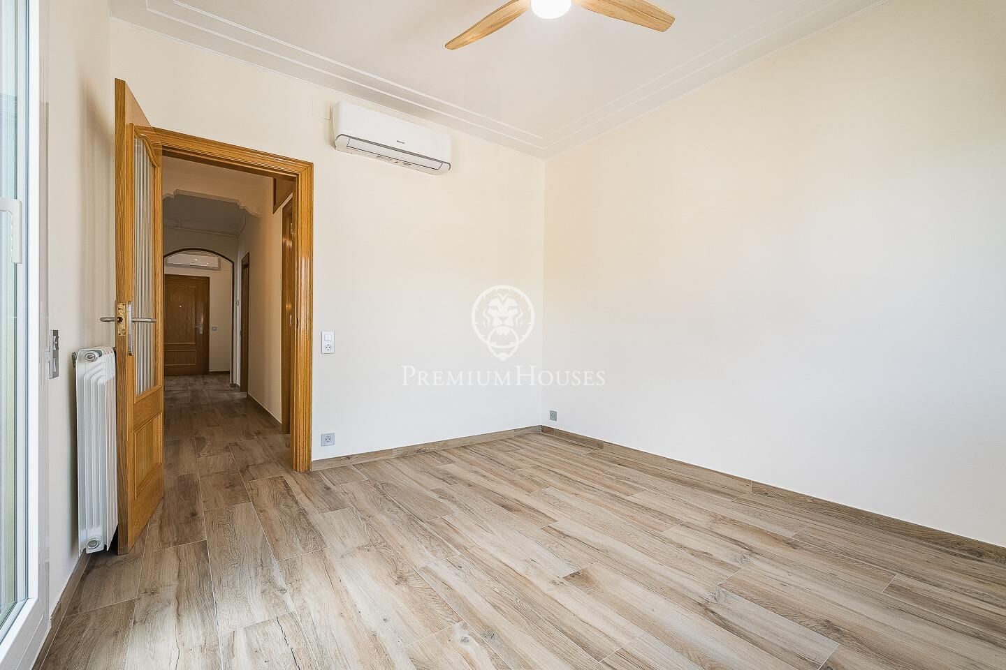 Bedroom of Attic for sale in  Barcelona Capital  with Air Conditioner, Heating and Terrace