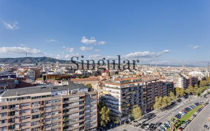 Vista exterior de Apartament en venda en  Barcelona Capital amb Aire condicionat, Terrassa i Balcó