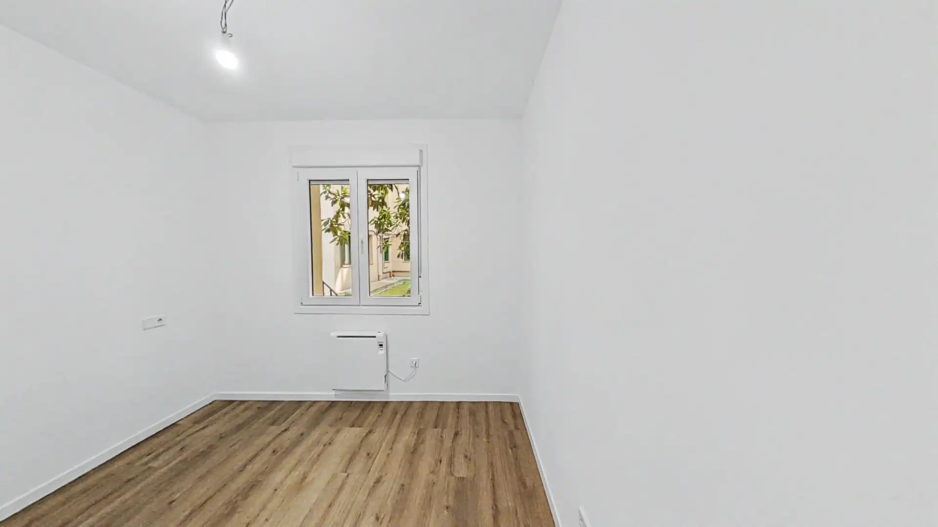 Bedroom of Flat for rent in Madrid  with Oven and Washing machine