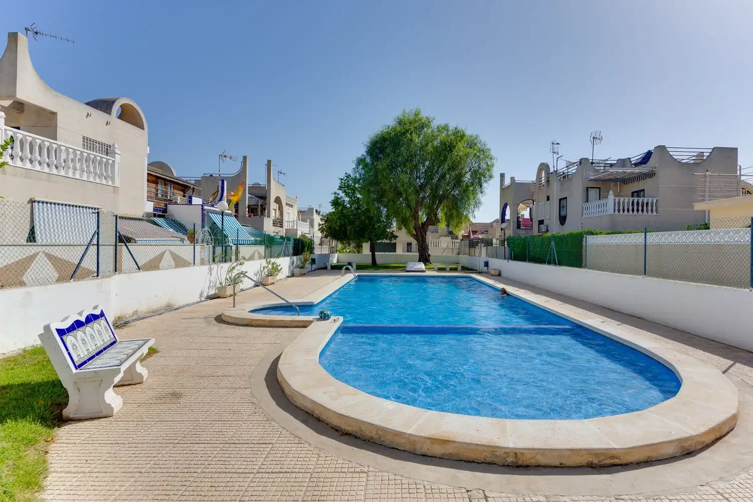 Piscina de Casa adosada en venda en Torrevieja amb Terrassa, Moblat i Piscina comunitària
