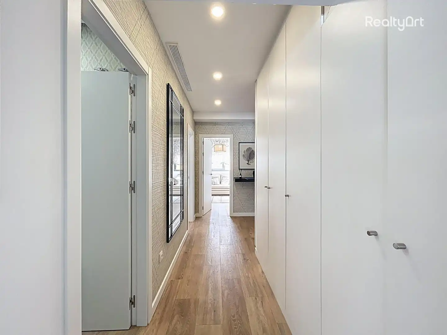 Flat for sale in Sevilla  with Air Conditioner and Furnished