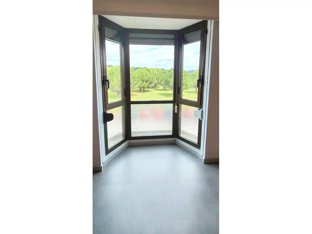 Schlafzimmer von Wohnung zum Verkauf in Girona mit Klimaanlage, Heizung und Terrasse