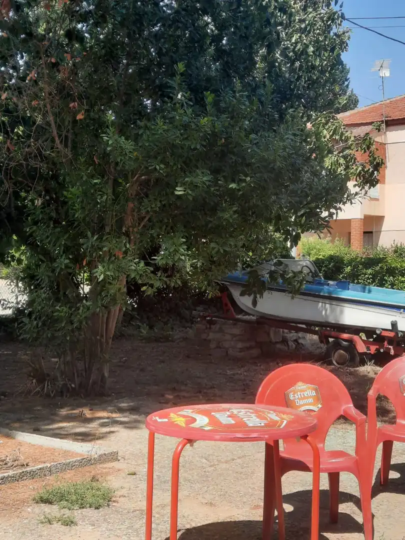 Parkplatz von Country house zum Verkauf in La Puebla de Híjar mit Privatgarten