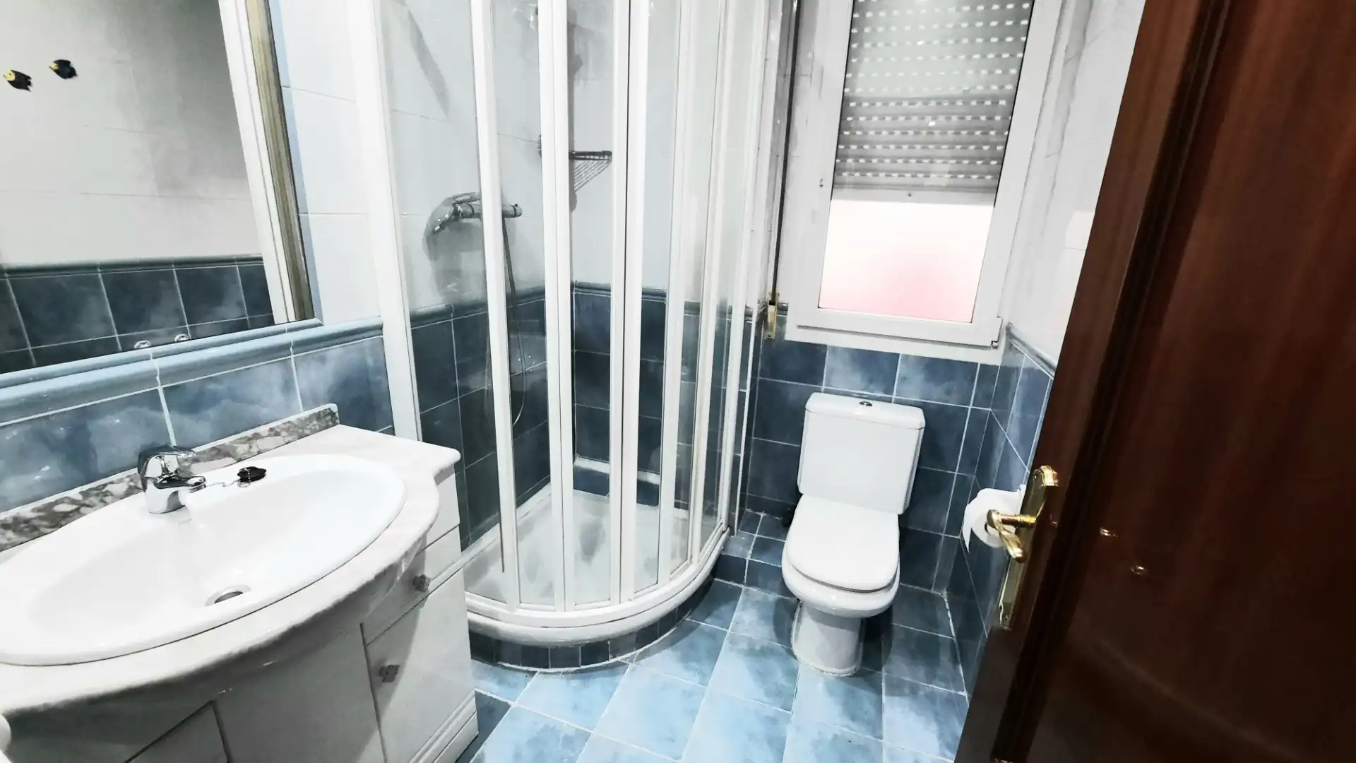 Bany de Apartament en venda en Barakaldo  amb Calefacció, Parquet i Moblat